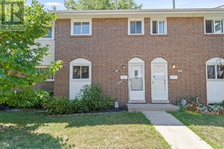 Condo Townhouse for Sale, 2767 Meadowbrook Lane #16, Windsor, ON