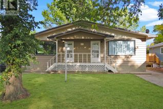 Bungalow for Sale, 5371 Kings Avenue, Gull Lake, SK