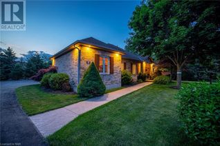Bungalow for Sale, 7 Woodspring Court, Hamilton, ON Bungalow for Sale, 7 Woodspring Court, Hamilton, ON