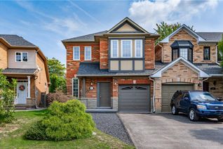 Townhouse for Sale, 32 Moore Crescent, Ancaster, ON