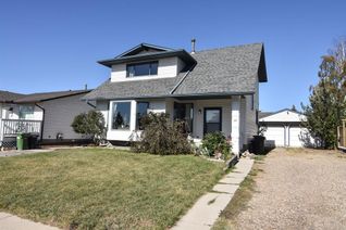 House for Sale, 22 Sandstone Crescent Se, Airdrie, AB
