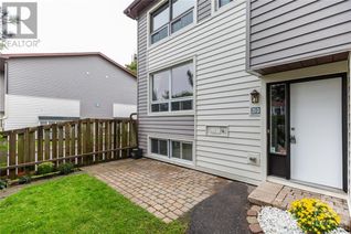 Condo Townhouse for Sale, 25 Banner Road Unit#D, Ottawa, ON