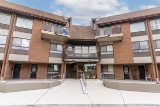 Condo Townhouse for Sale, 1000 Cedarglen Gate #522, Mississauga, ON
