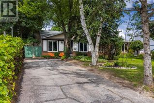 Semi-Detached House for Sale, 35 Melanie Crescent, Kanata, ON