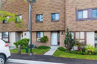 Townhouse for Sale, 189 Springhead Gdns #22, Richmond Hill, ON