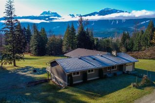 Property for Sale, 585 Cedar Street, Revelstoke, BC Property for Sale, 585 Cedar Street, Revelstoke, BC