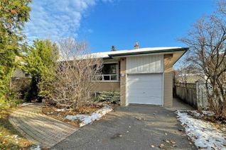 Backsplit for Sale, 15 Robinglade Dr, Toronto, ON Backsplit for Sale, 15 Robinglade Dr, Toronto, ON