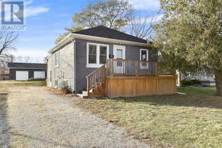 Bungalow for Sale, 1875 Balfour, Windsor, ON