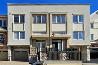 Freehold Townhouse for Sale, 6 Coneflower Cres, Toronto, ON