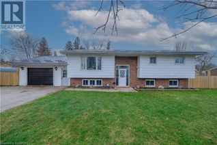 Bungalow for Sale, 562 Hamilton Street, Lucknow, ON