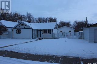 Bungalow for Sale, 568 2nd Street E, Shaunavon, SK