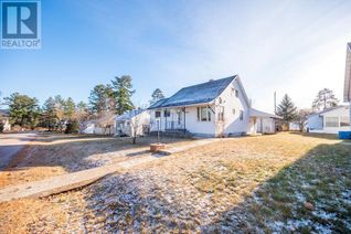 Property for Sale, 49 Algonquin Street, Deep River, ON Property for Sale, 49 Algonquin Street, Deep River, ON