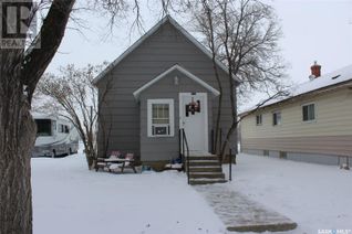 Bungalow for Sale, 530 3rd Street E, Shaunavon, SK