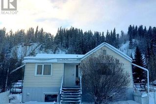 Semi-Detached House for Sale, 8138 8th Avenue, Whitehorse, YT