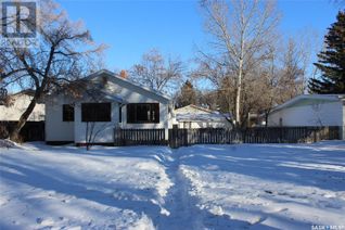Bungalow for Sale, 724 3rd Street E, Shaunavon, SK