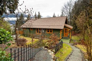 Property for Sale, 695 Shaughnessy Place, Squamish, BC