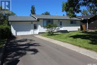 Bungalow for Sale, 621 4th Street E, Shaunavon, SK