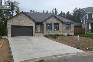 Detached House for Sale, 772 Campbell Avenue, Kincardine, ON