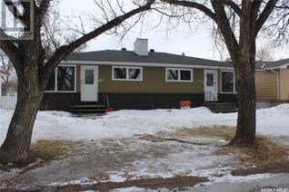 Bungalow for Sale, 678-680 4th Street W, Shaunavon, SK