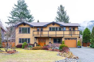 Detached House for Sale, 1485 Maple Crescent, Squamish, BC