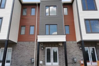 Freehold Townhouse for Rent, 3 Andean Lane, Barrie, ON