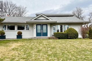 Bungalow for Rent, 20 Hedges Blvd, Toronto, ON