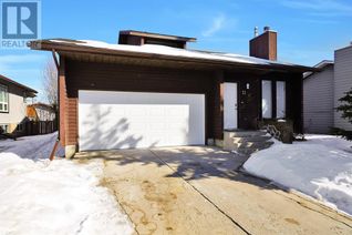Property for Sale, 13 Willow Street, Sylvan Lake, AB Property for Sale, 13 Willow Street, Sylvan Lake, AB