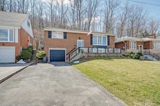 Bungalow for Sale, 60 Brentwood Dr, Hamilton, ON