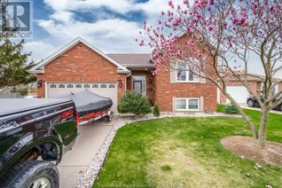 Raised Ranch-Style House for Sale, 34 Eastgrove Crescent, Leamington, ON