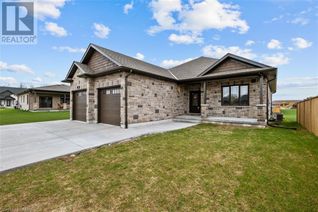 Bungalow for Sale, 36 Winchester Crescent, Listowel, ON
