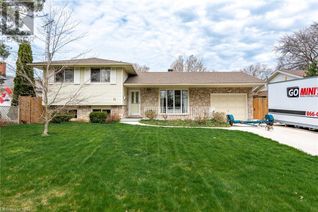 Detached House for Sale, 11 Prince Charles Drive, St. Catharines, ON