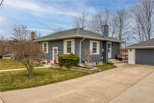 Bungalow for Sale, 15 Elm Street, Grimsby, ON