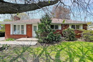 Bungalow for Sale, 84 Belfry Dr, Newmarket, ON
