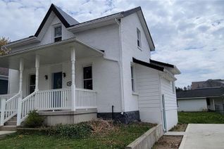 Detached House for Sale, 140 Queen Street W, Mount Forest, ON