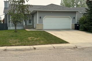 Property for Sale, 1413 22 Avenue, Didsbury, AB Property for Sale, 1413 22 Avenue, Didsbury, AB