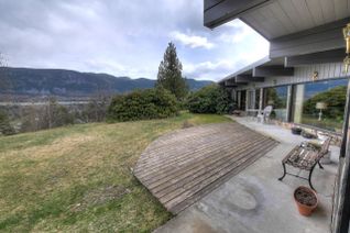 Property for Sale, 2161 Crestview Crescent, Castlegar, BC