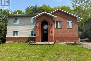 Raised Ranch-Style House for Sale, 5 Point Crescent, Petawawa, ON