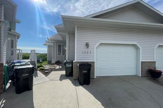 Property for Sale, 1257 23 Avenue, Didsbury, AB Property for Sale, 1257 23 Avenue, Didsbury, AB