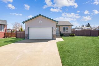 Property for Sale, 25 Julia Place, Didsbury, AB Property for Sale, 25 Julia Place, Didsbury, AB