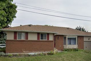 Bungalow for Rent, 816 Hillcrest Rd #Main Fl, Pickering, ON