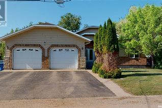 Bungalow for Sale, 833 Peters Avenue, Oxbow, SK