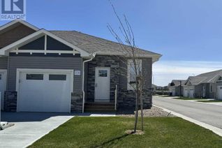 Townhouse for Sale, 14 Riverford Close W #3, Lethbridge, AB