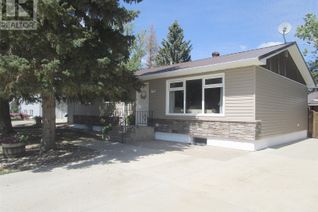 Detached House for Sale, 105 Assiniboia Avenue, Assiniboia, SK