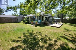 Detached House for Sale, 261 Erie Boulevard, Long Point, ON