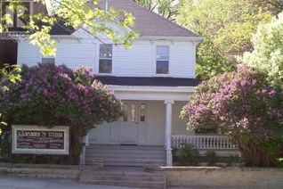 Detached House for Sale, 377 4 Street Se, Medicine Hat, AB