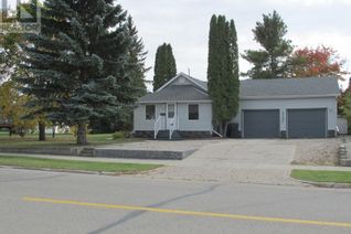 Bungalow for Sale, 210 Maple Road E, Nipawin, SK