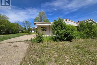 House for Sale, 211 2nd Avenue, Lampman, SK