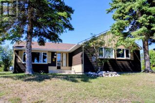 Bungalow for Sale, 22 Mona Dr, Manitouwadge, ON