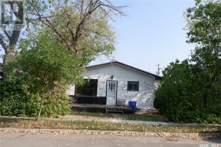 Detached House for Sale, 413 2nd Avenue E, Assiniboia, SK
