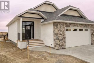 Bungalow for Sale, 3221 44 Street S, Lethbridge, AB